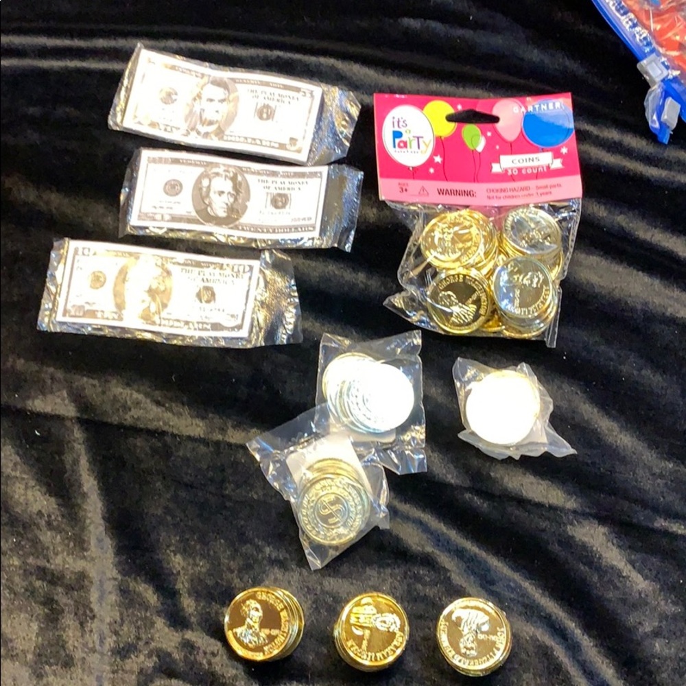 FREE WITH $40 purchase. Lot complete Set of money for teaching math currency.NH3